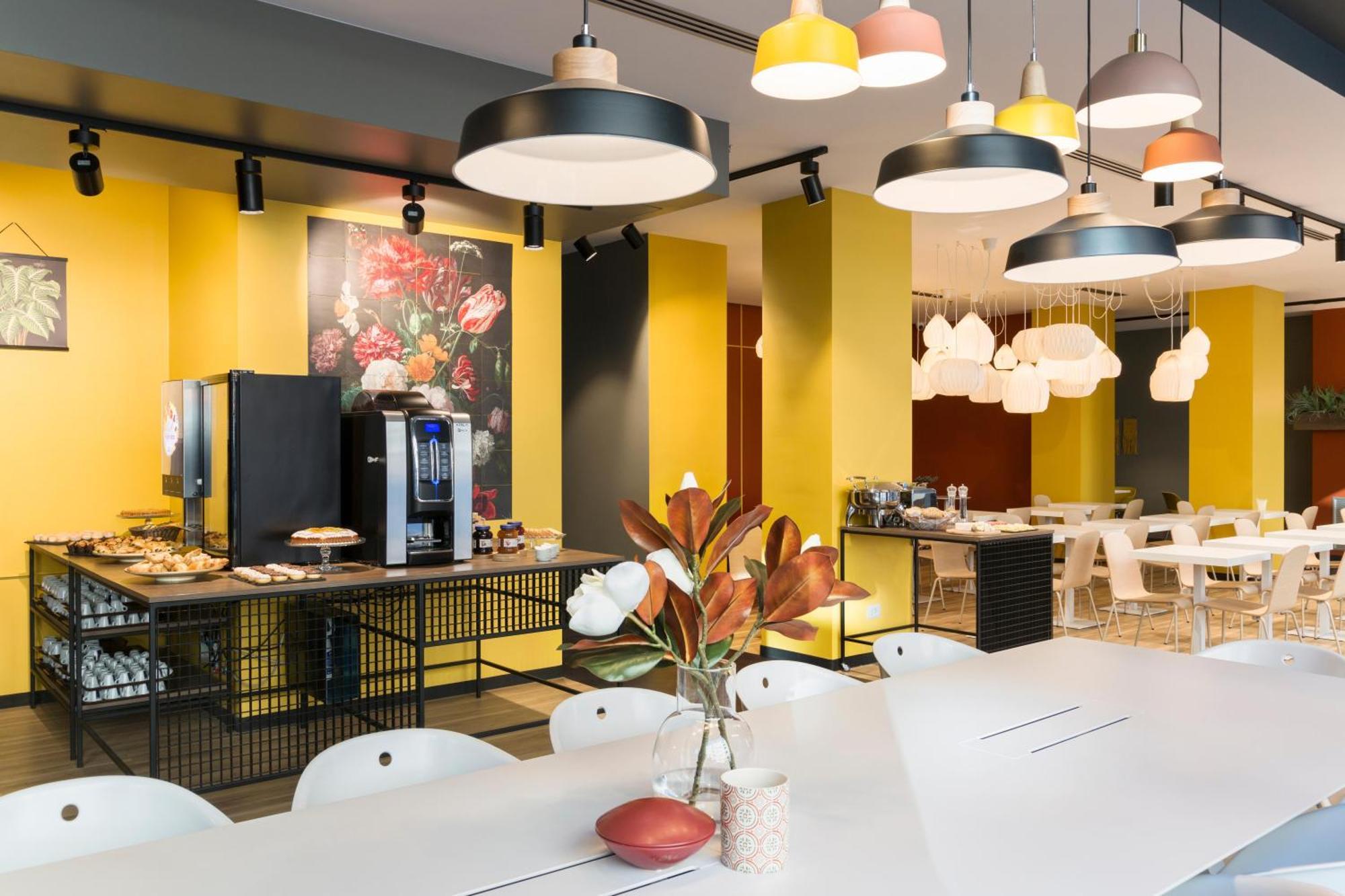 B&B Hotel Milano Central Station Екстер'єр фото